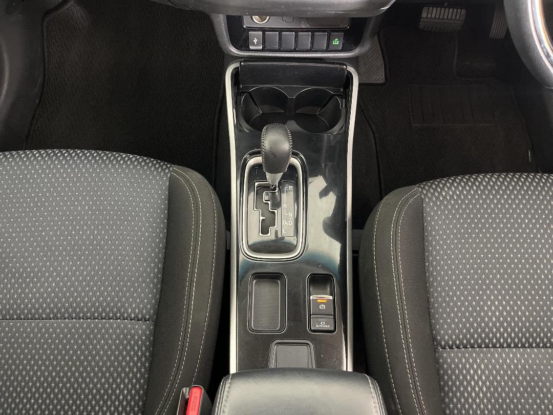 Photo '23' of Mitsubishi Outlander