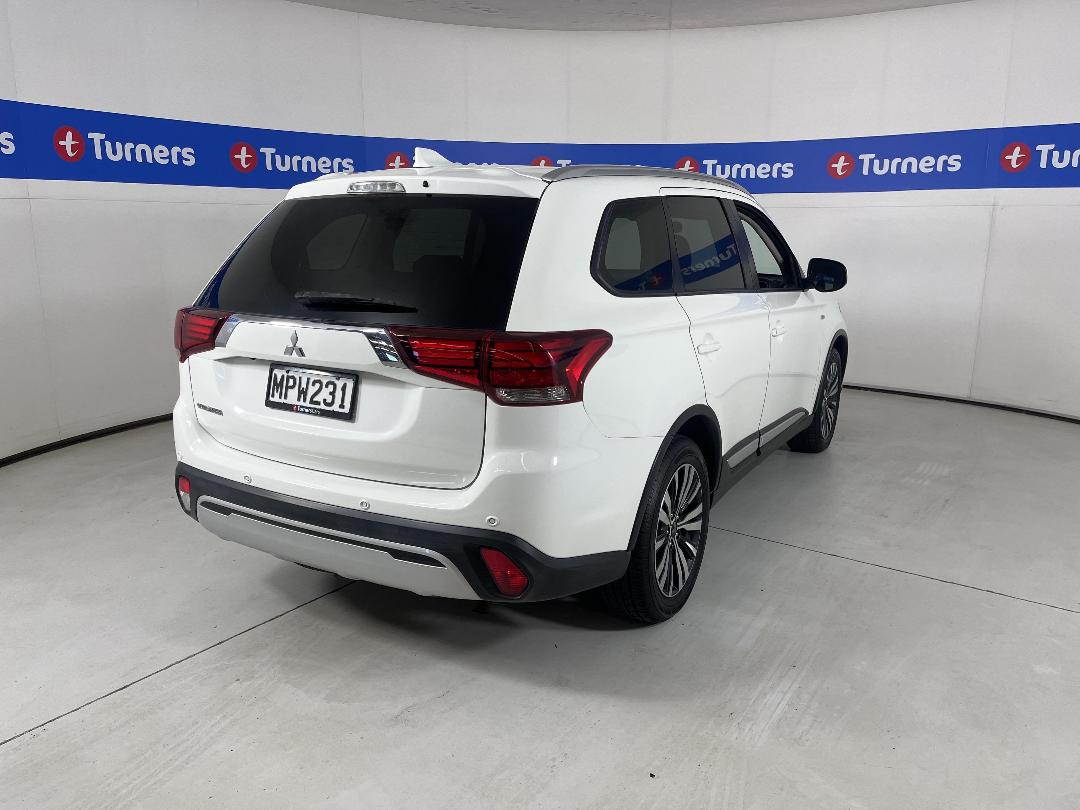 Photo '7' of Mitsubishi Outlander