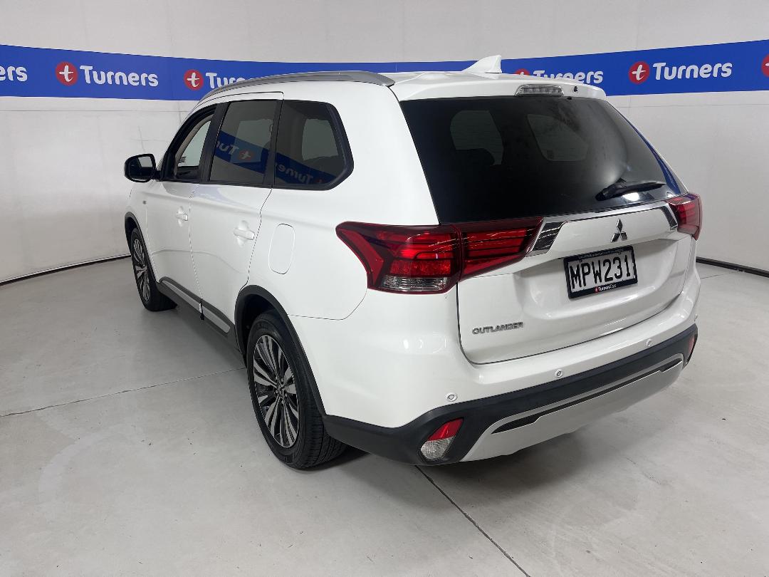 Photo '5' of Mitsubishi Outlander