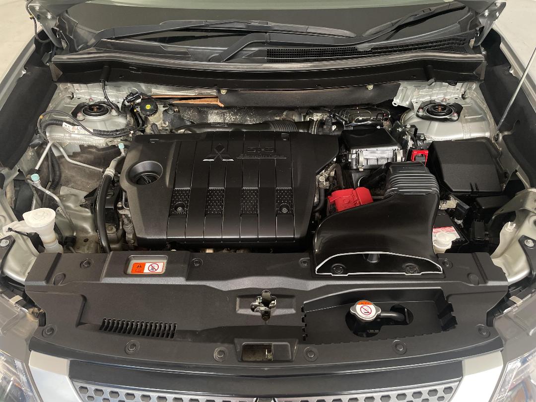 Photo '13' of Mitsubishi Outlander Photo '13' of Mitsubishi Outlander