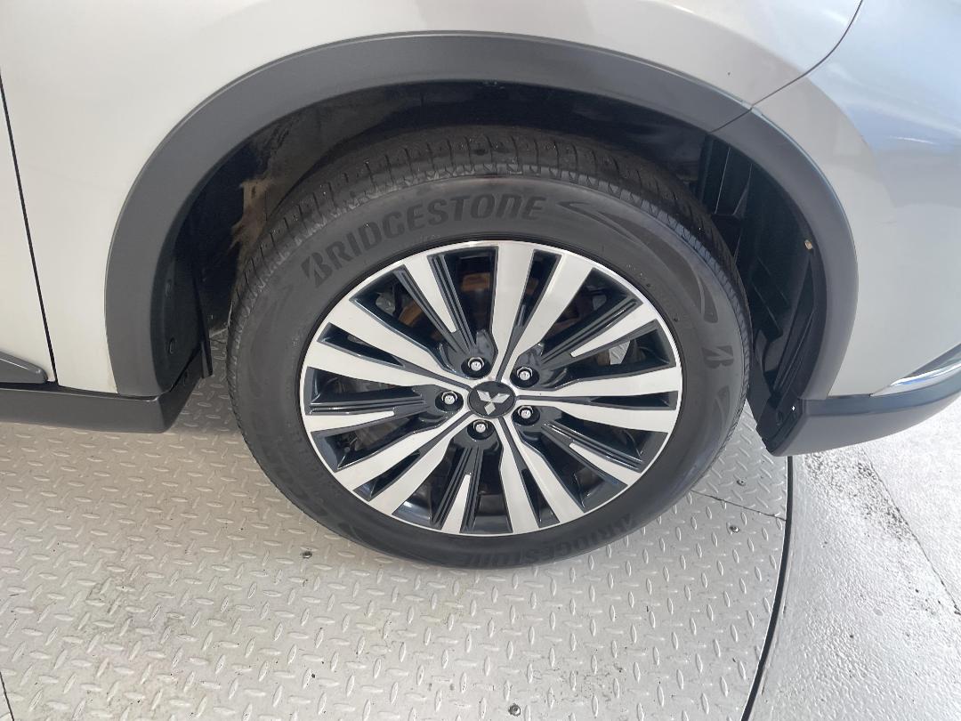 Photo '9' of Mitsubishi Outlander Photo '9' of Mitsubishi Outlander