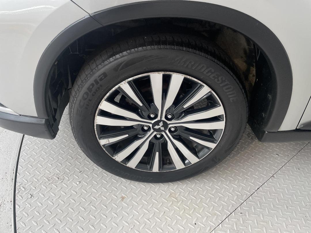 Photo '10' of Mitsubishi Outlander Photo '10' of Mitsubishi Outlander