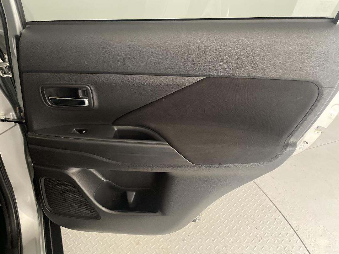 Photo '19' of Mitsubishi Outlander Photo '19' of Mitsubishi Outlander