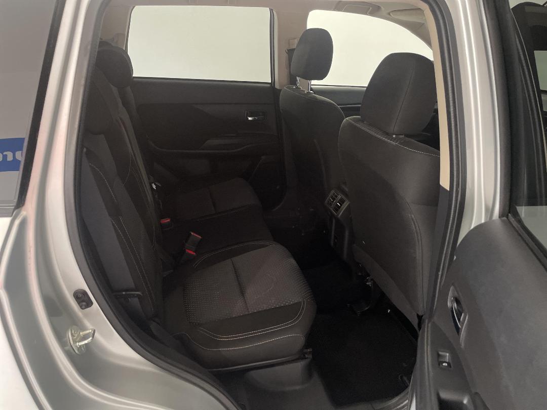 Photo '20' of Mitsubishi Outlander Photo '20' of Mitsubishi Outlander