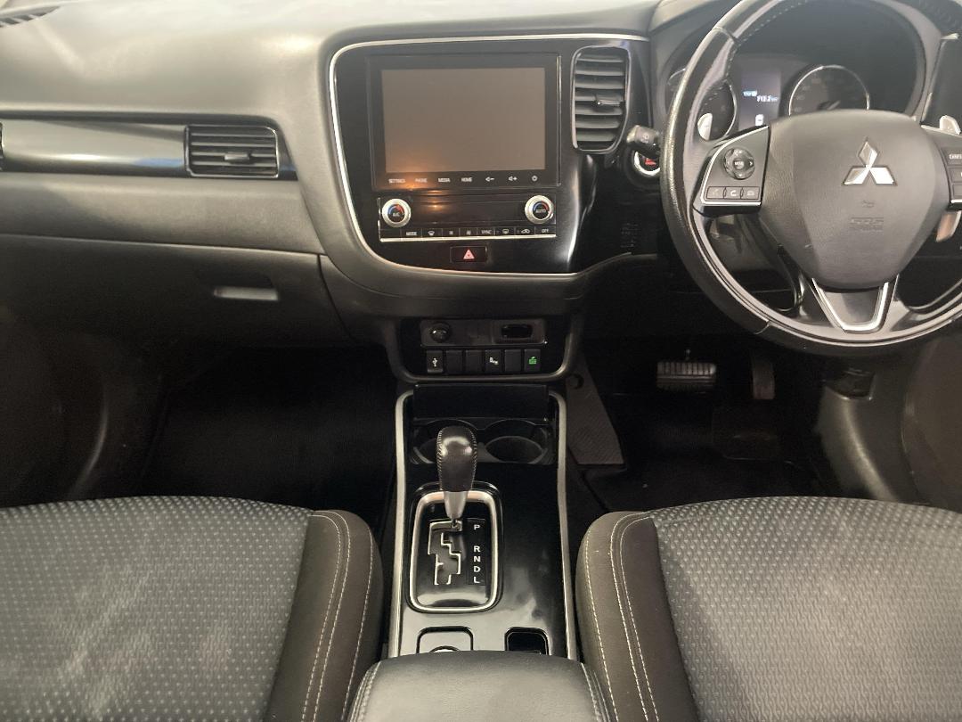 Photo '18' of Mitsubishi Outlander Photo '18' of Mitsubishi Outlander