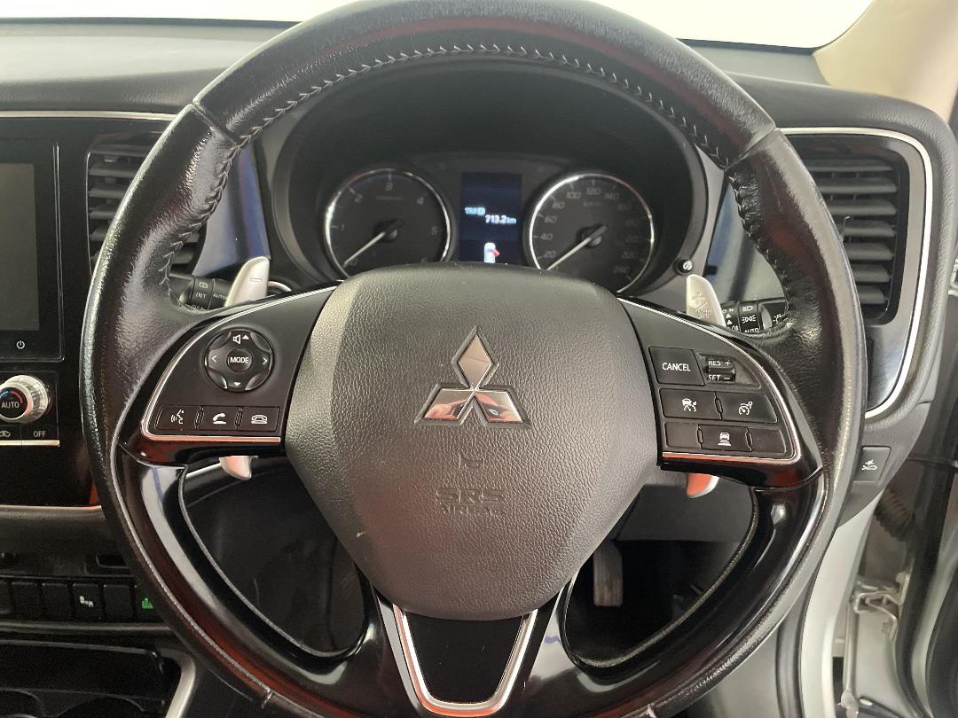 Photo '28' of Mitsubishi Outlander Photo '28' of Mitsubishi Outlander