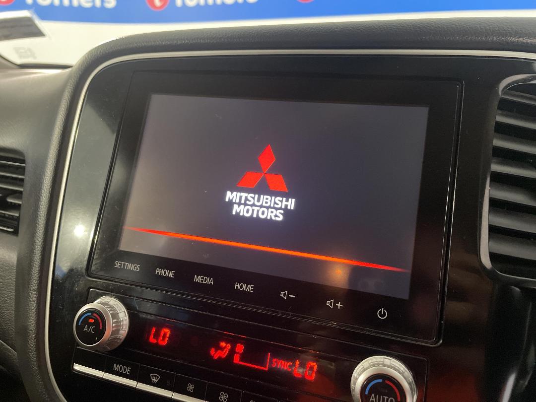 Photo '29' of Mitsubishi Outlander Photo '29' of Mitsubishi Outlander