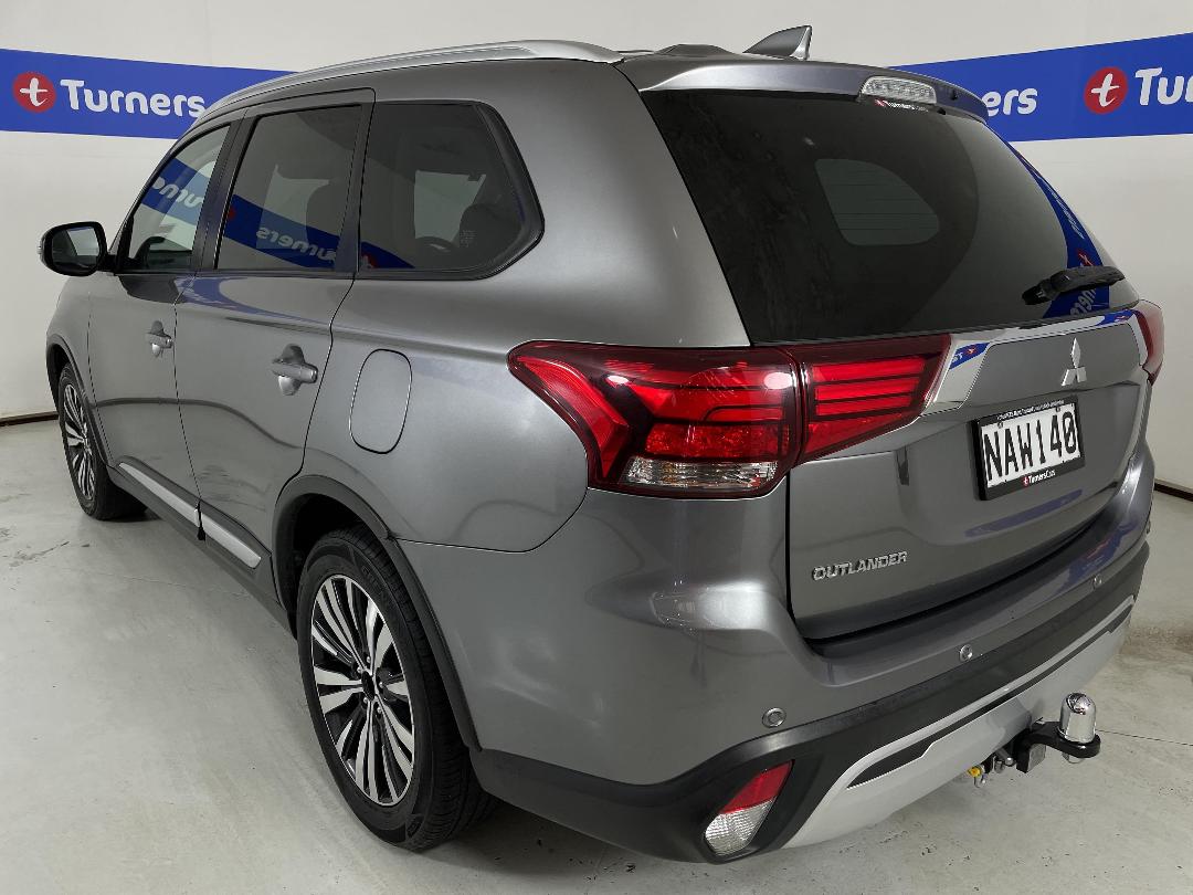 Photo '5' of Mitsubishi Outlander