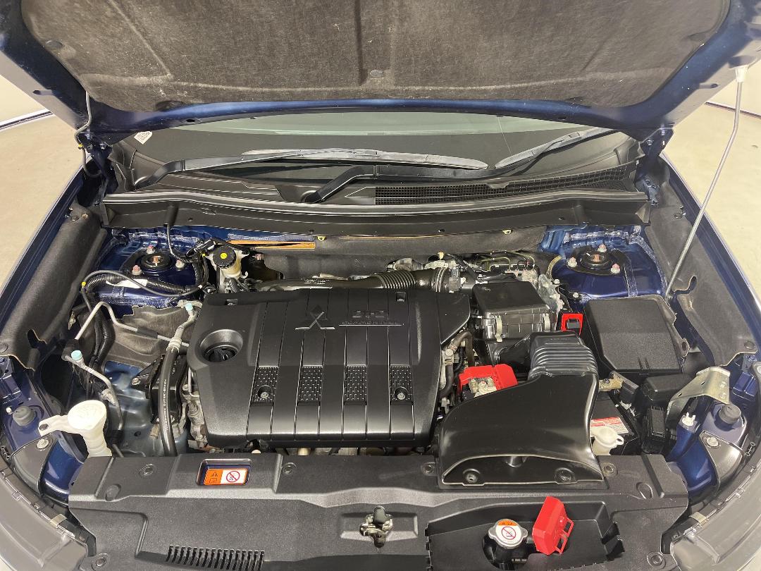 Photo '13' of Mitsubishi Outlander Photo '13' of Mitsubishi Outlander