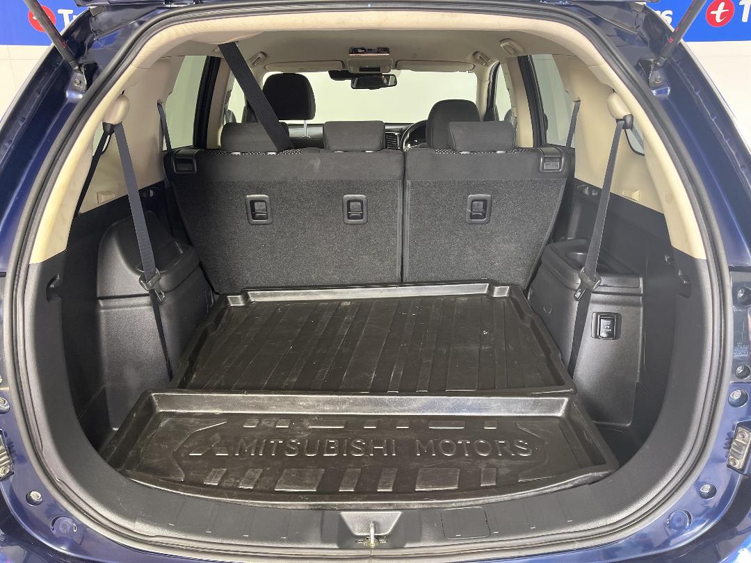 Photo '14' of Mitsubishi Outlander Photo '14' of Mitsubishi Outlander