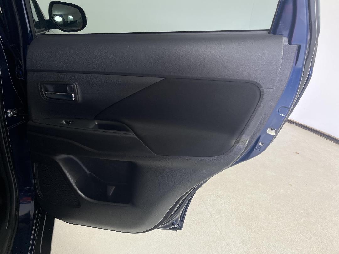 Photo '19' of Mitsubishi Outlander Photo '19' of Mitsubishi Outlander