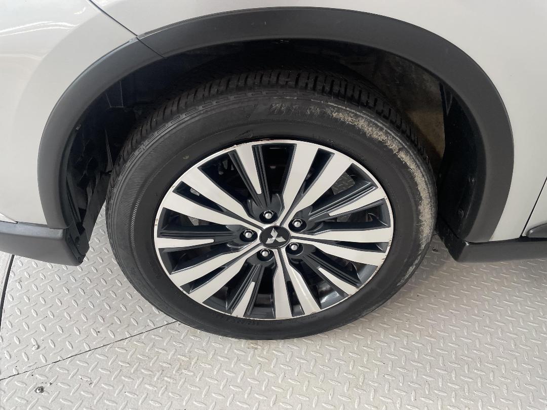 Photo '10' of Mitsubishi Outlander Photo '10' of Mitsubishi Outlander