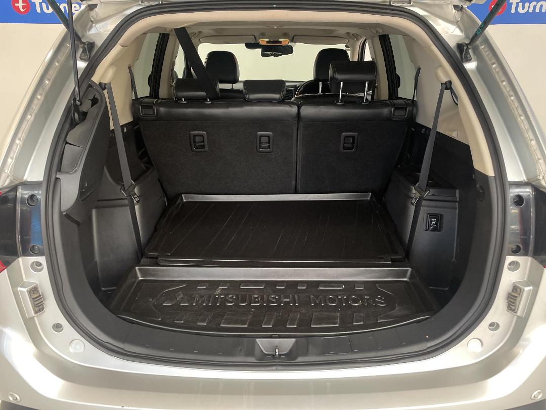 Photo '14' of Mitsubishi Outlander Photo '14' of Mitsubishi Outlander