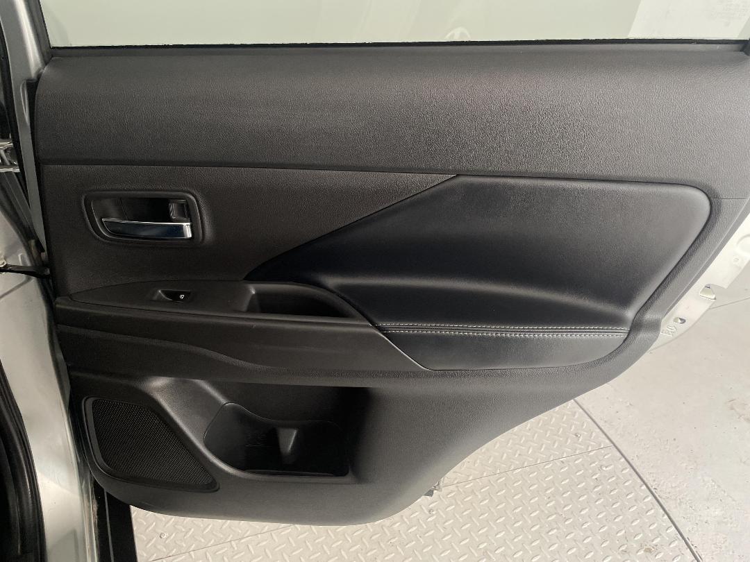 Photo '19' of Mitsubishi Outlander Photo '19' of Mitsubishi Outlander