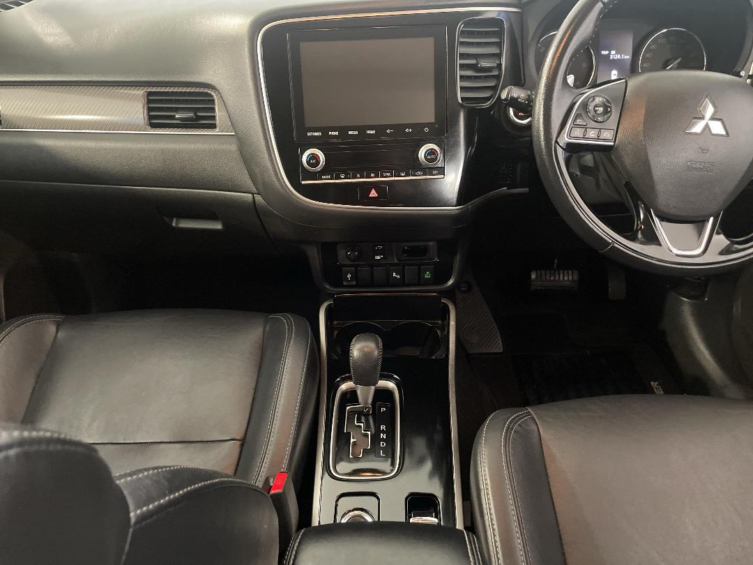 Photo '18' of Mitsubishi Outlander Photo '18' of Mitsubishi Outlander