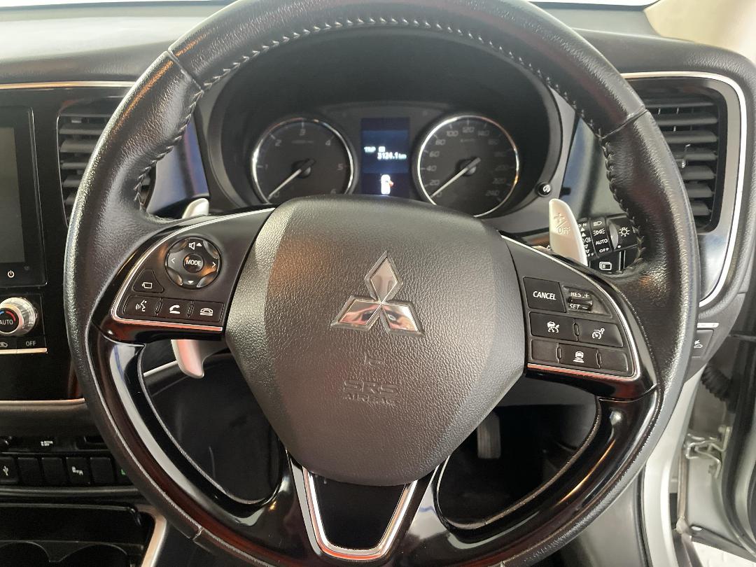 Photo '28' of Mitsubishi Outlander Photo '28' of Mitsubishi Outlander