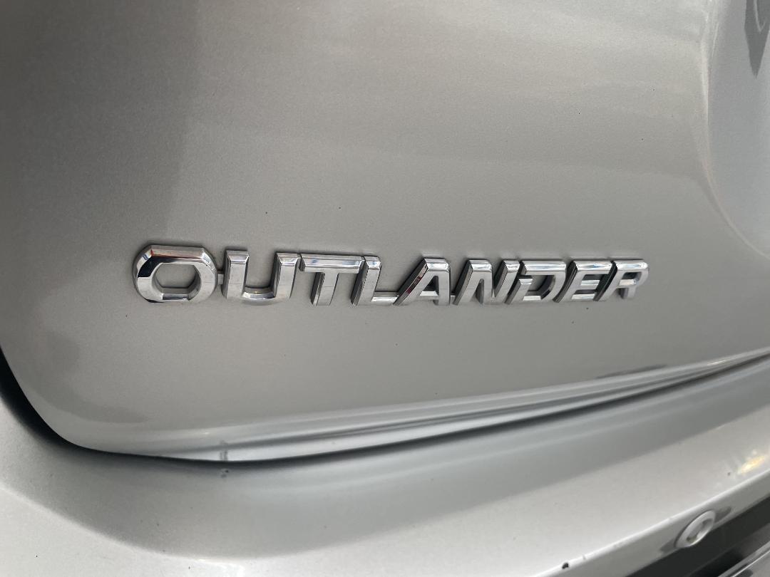 Photo '36' of Mitsubishi Outlander Photo '36' of Mitsubishi Outlander