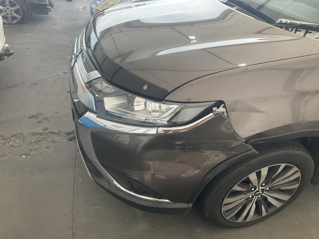 Photo '11' of Mitsubishi Outlander LS