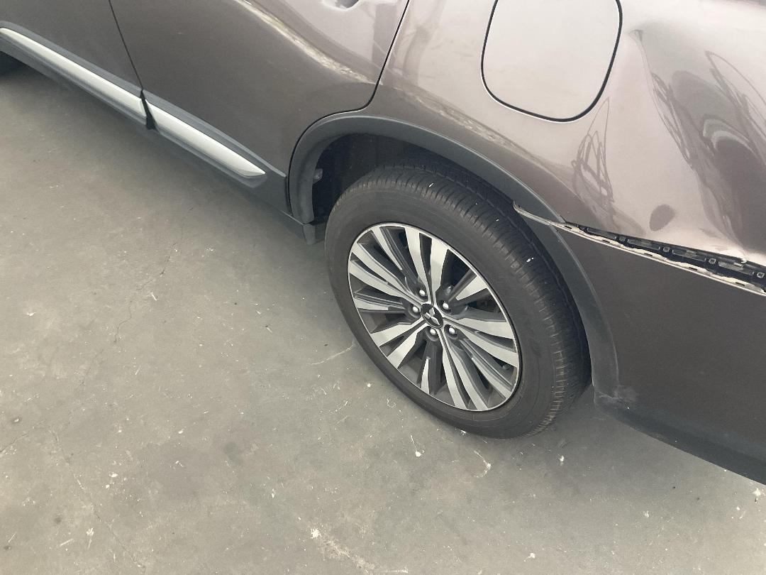 Photo '13' of Mitsubishi Outlander LS