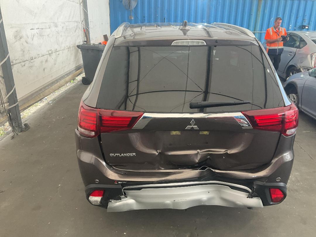 Photo '5' of Mitsubishi Outlander LS