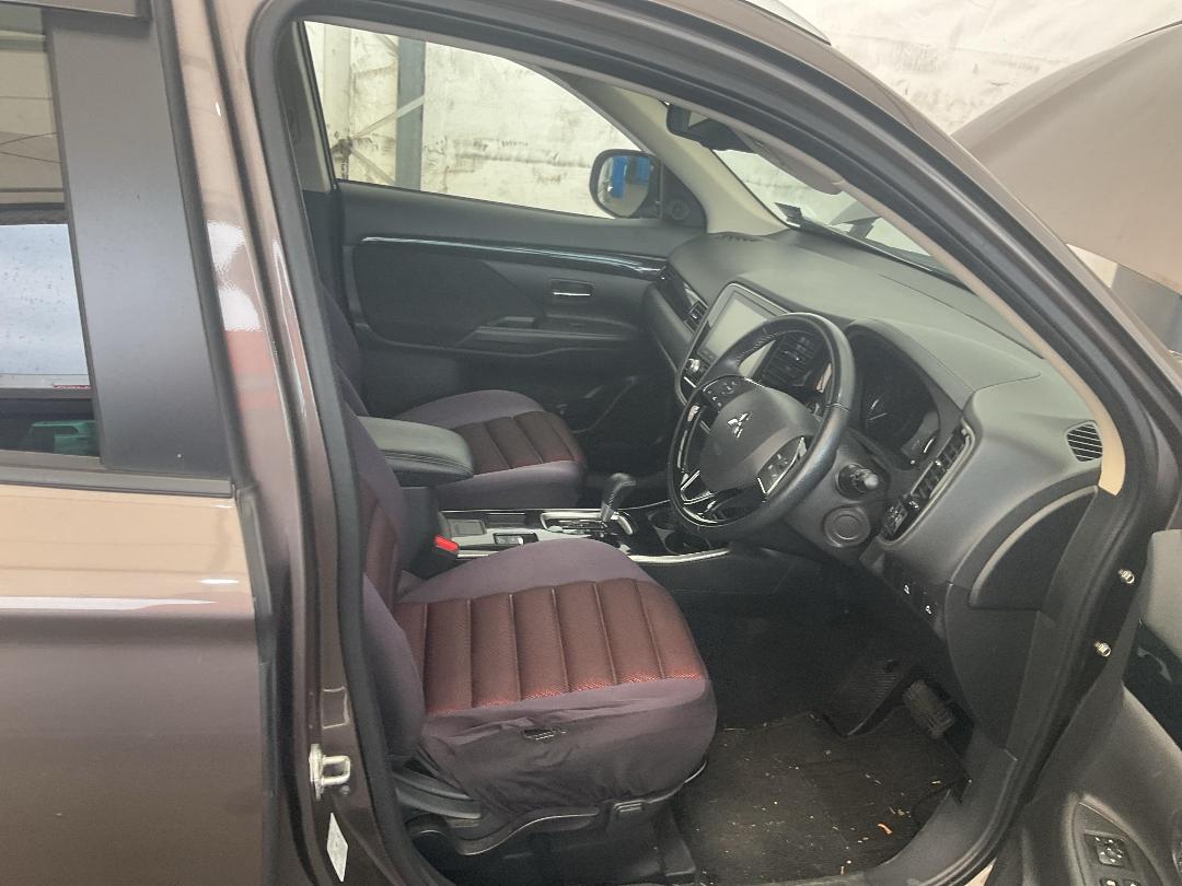 Photo '21' of Mitsubishi Outlander LS