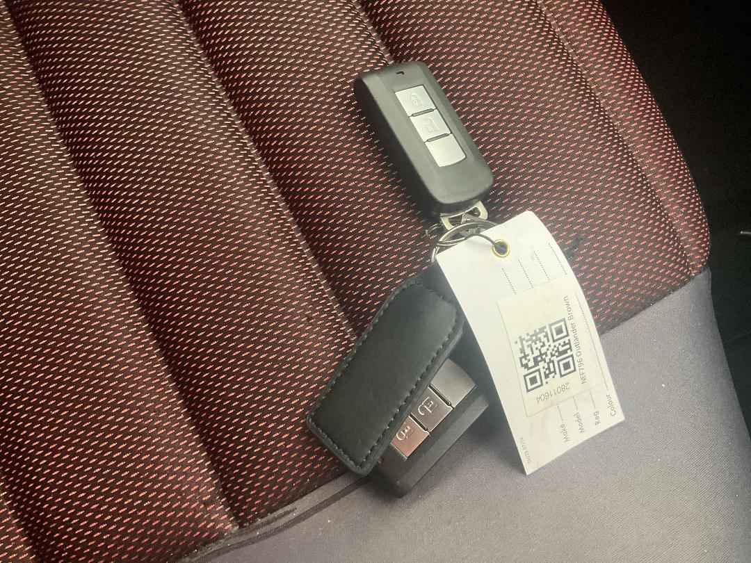 Photo '20' of Mitsubishi Outlander LS