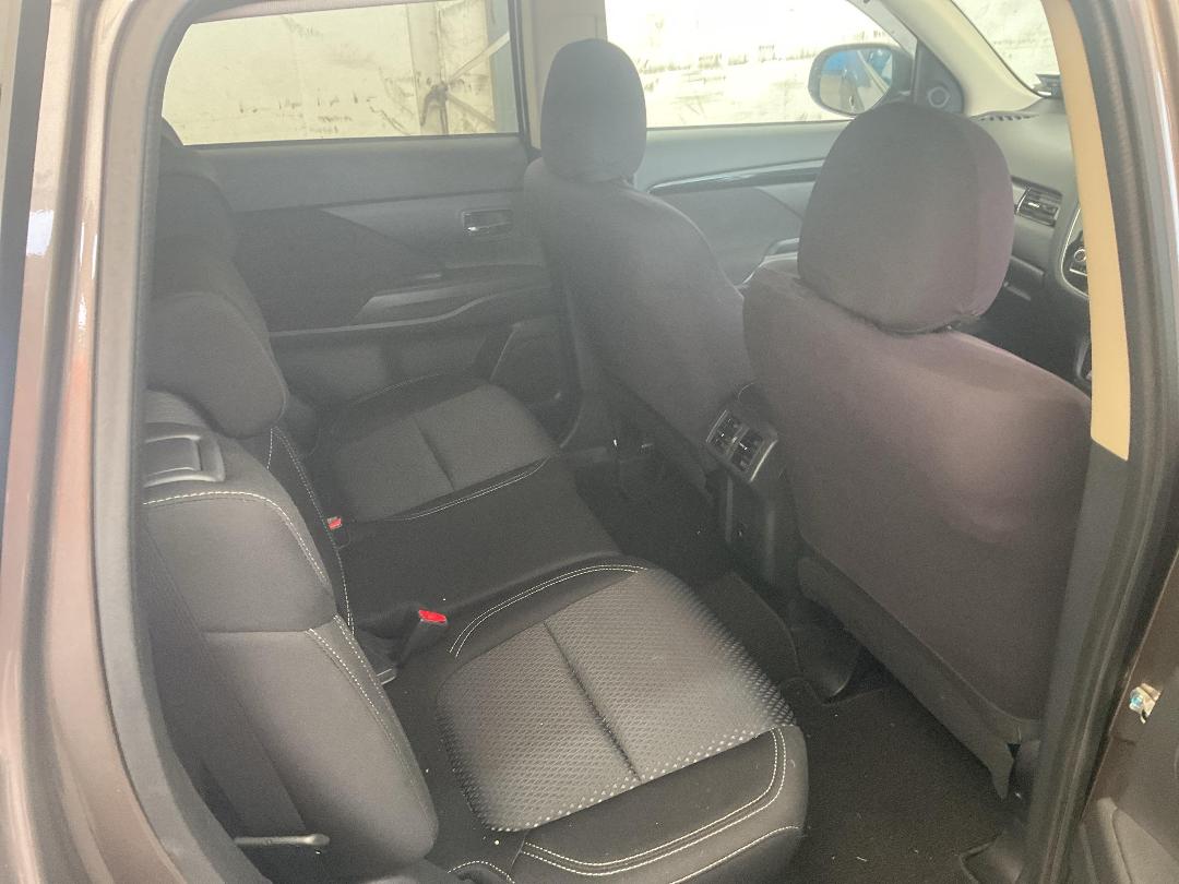 Photo '22' of Mitsubishi Outlander LS