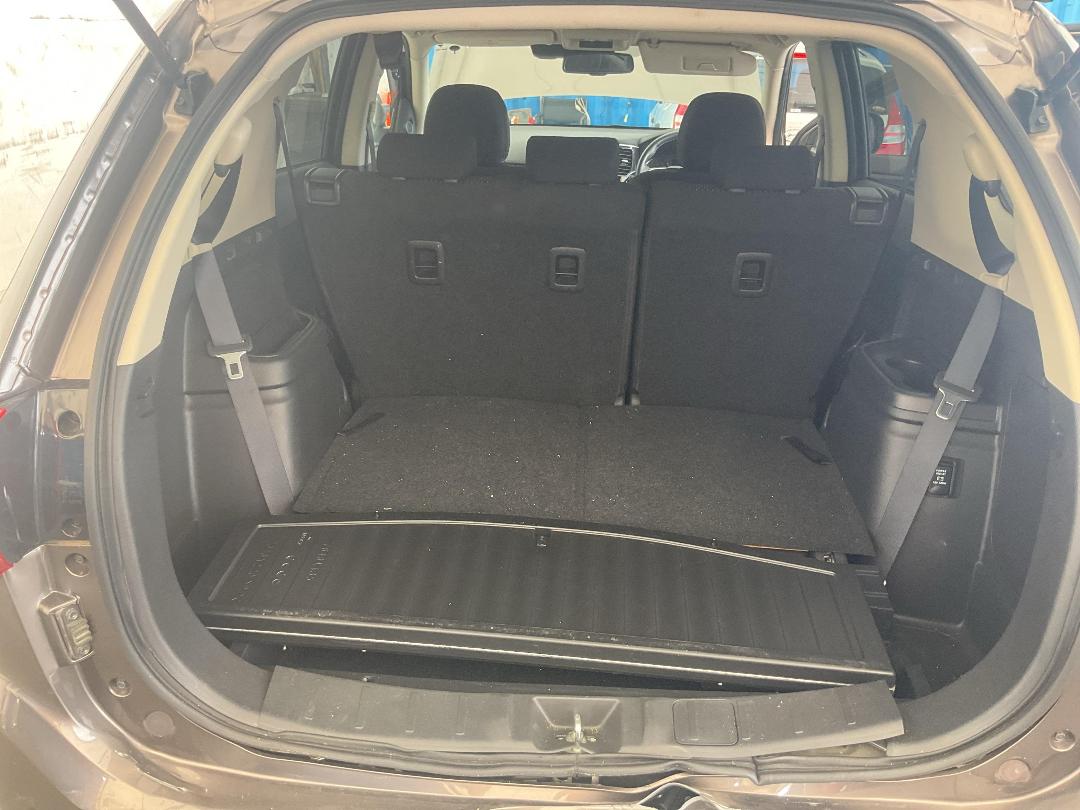 Photo '24' of Mitsubishi Outlander LS