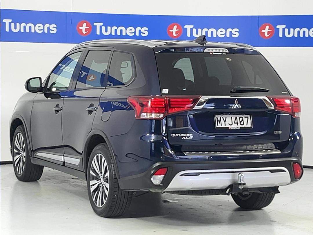 Photo '5' of Mitsubishi Outlander