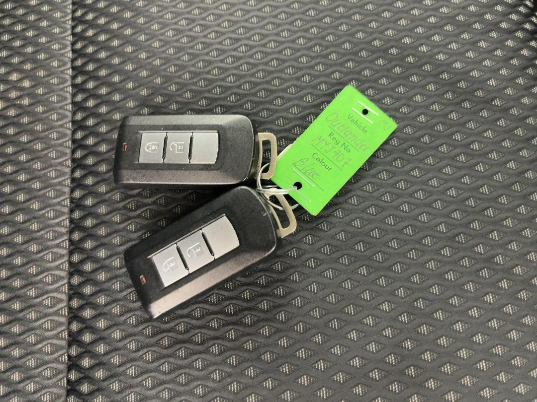 Photo '21' of Mitsubishi Outlander