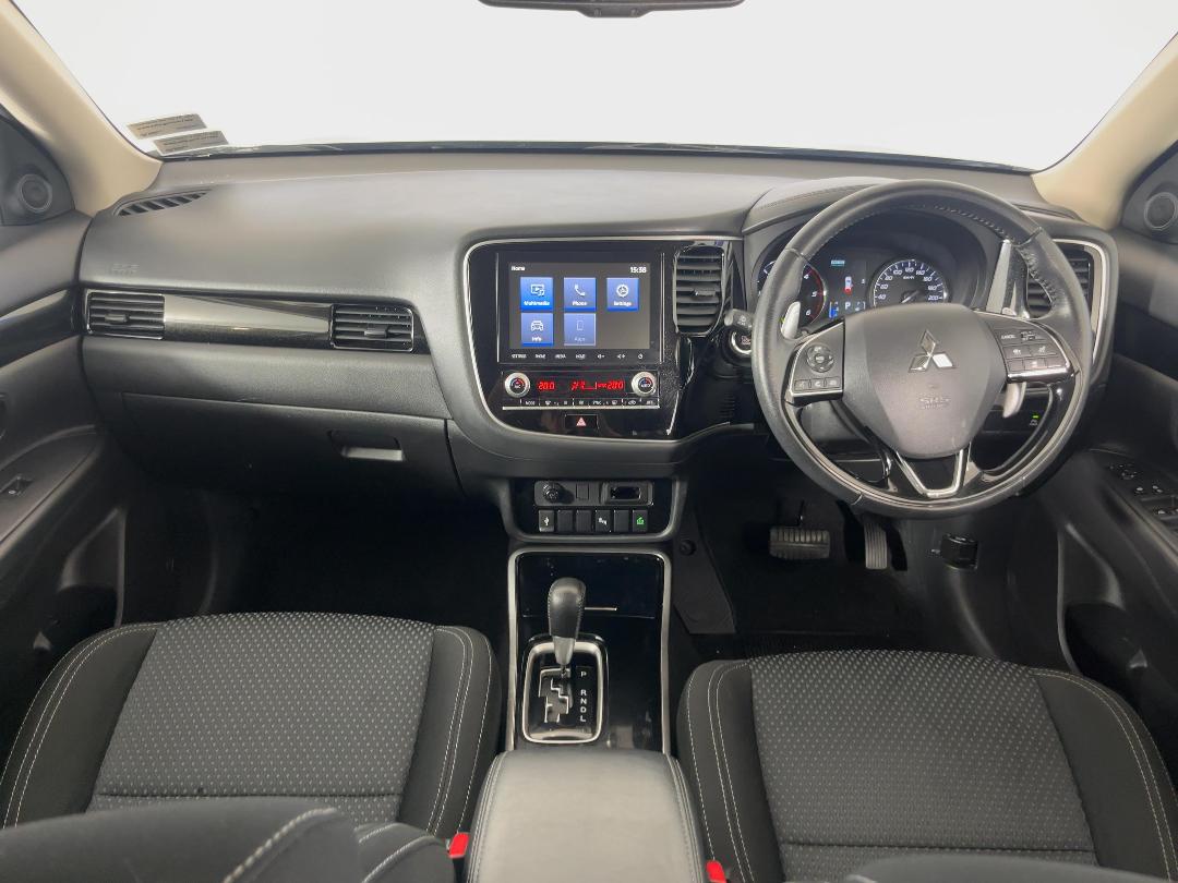 Photo '16' of Mitsubishi Outlander