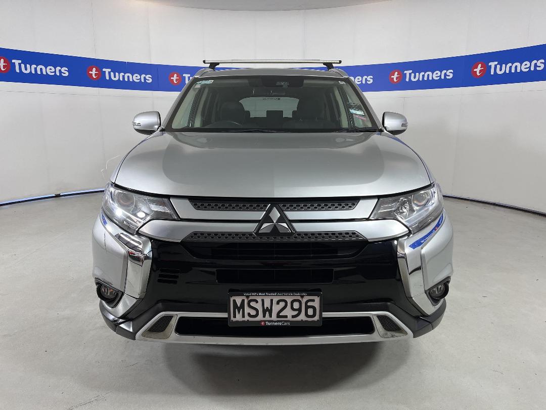 Photo '2' of Mitsubishi Outlander
