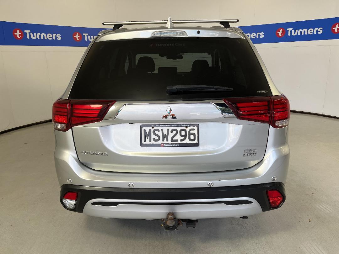 Photo '6' of Mitsubishi Outlander