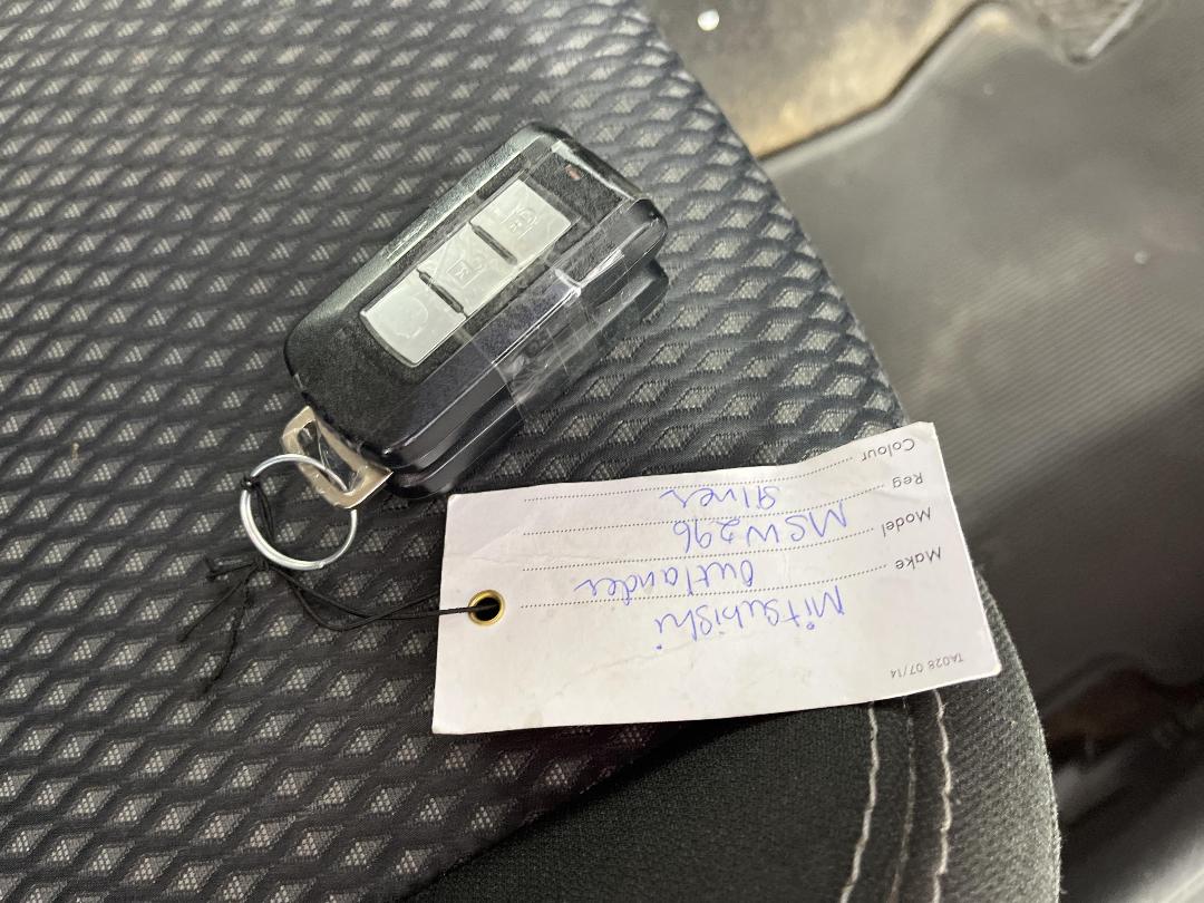 Photo '22' of Mitsubishi Outlander