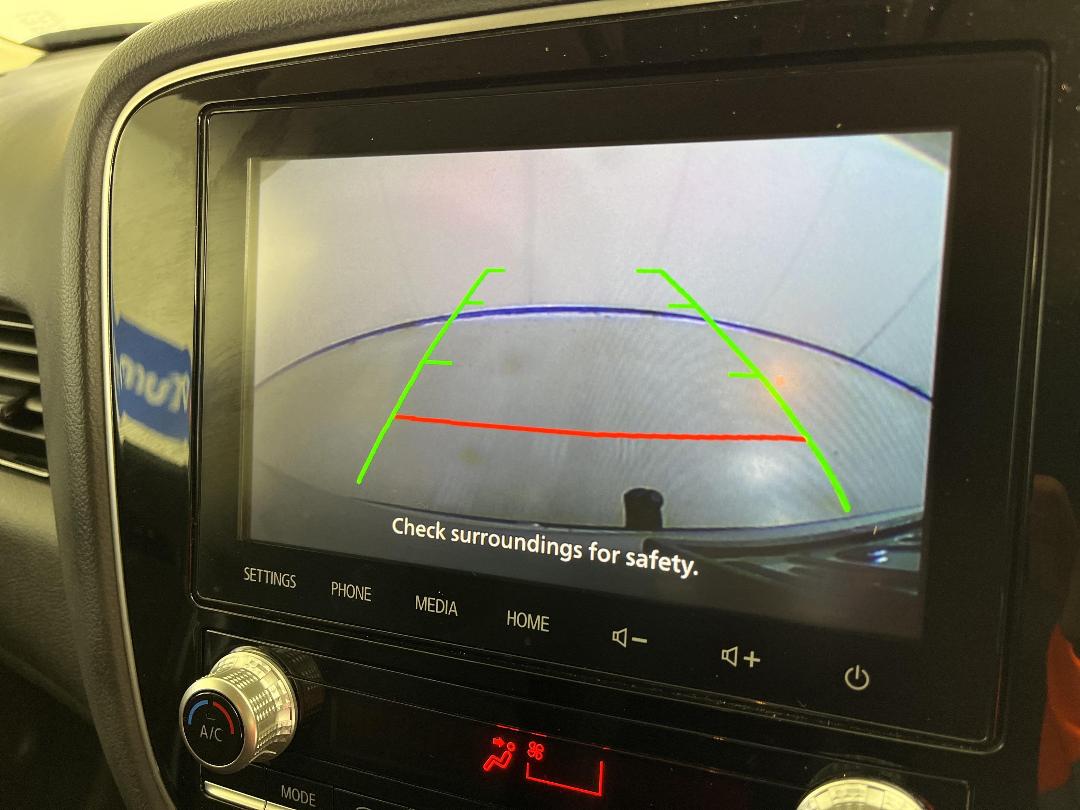 Photo '23' of Mitsubishi Outlander