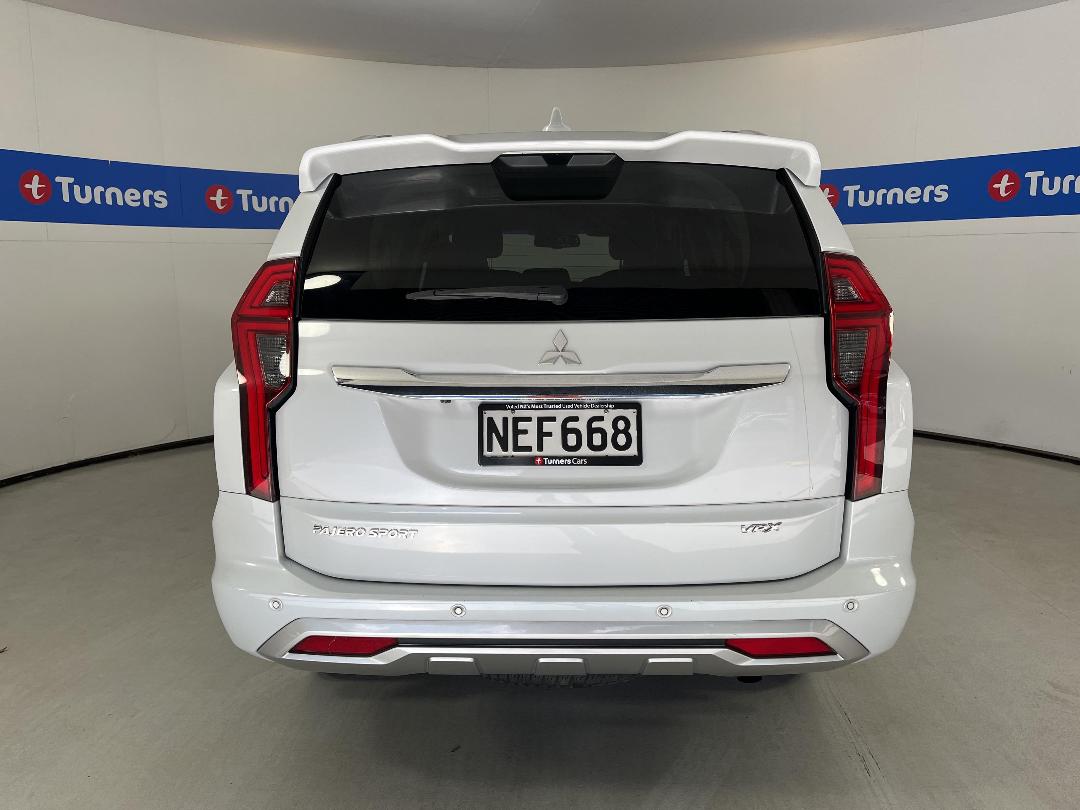 Photo '6' of Mitsubishi Pajero Sport