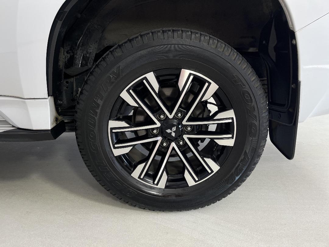 Photo '11' of Mitsubishi Pajero Sport