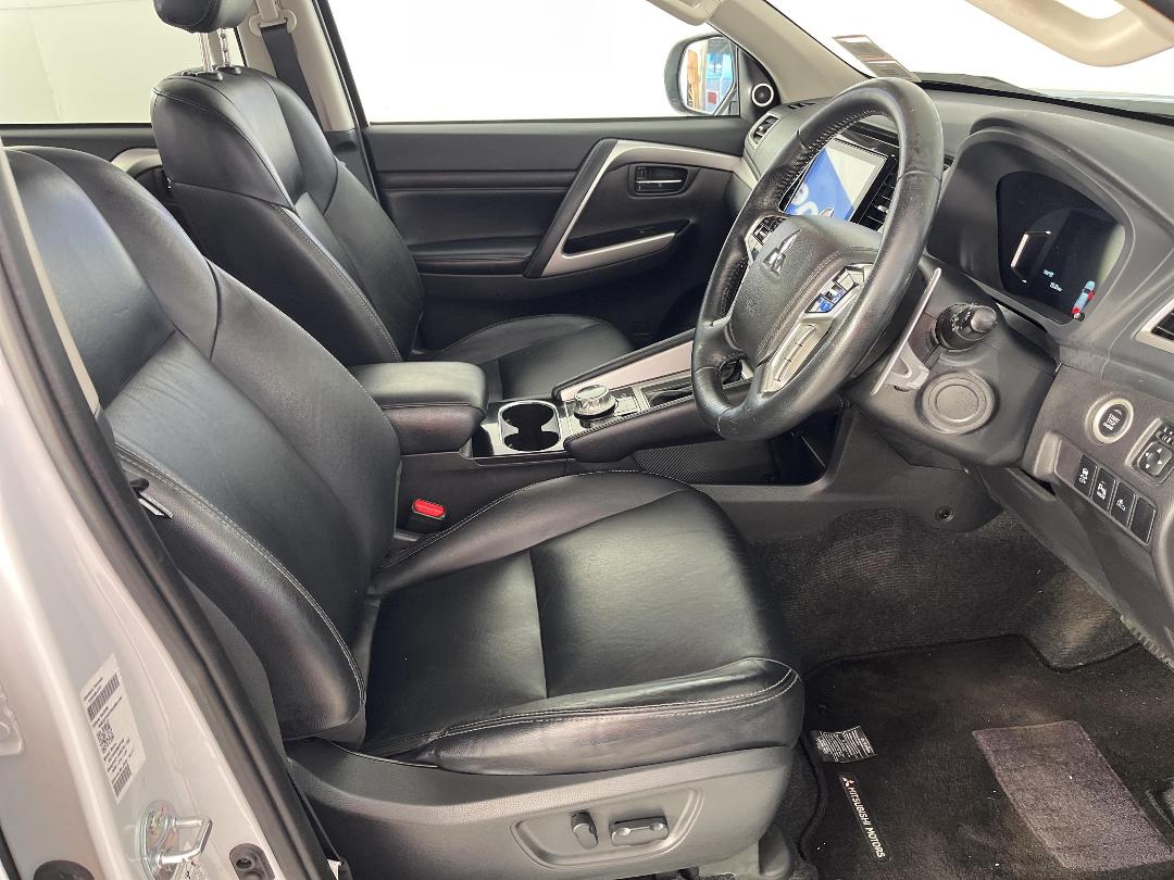 Photo '16' of Mitsubishi Pajero Sport