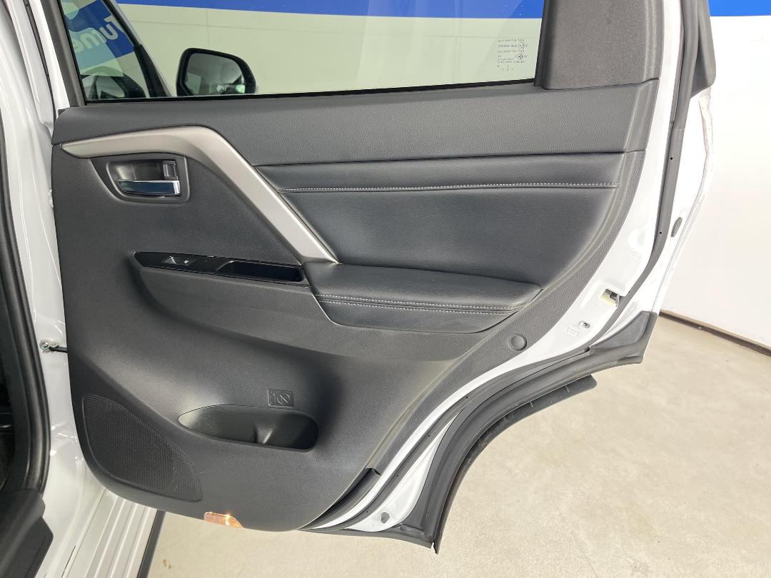 Photo '19' of Mitsubishi Pajero Sport