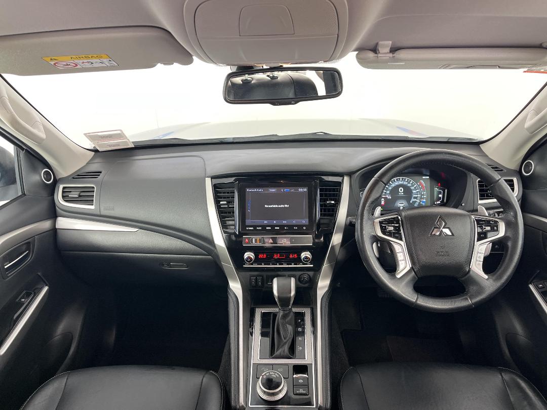 Photo '17' of Mitsubishi Pajero Sport