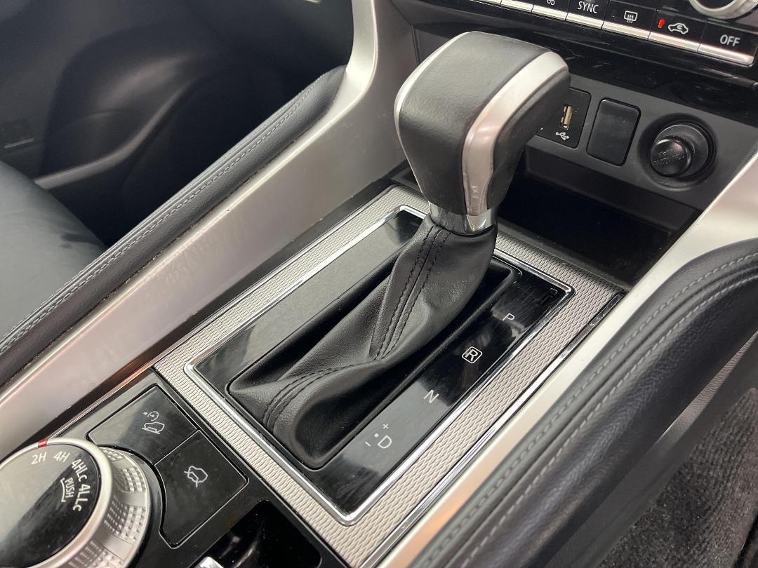 Photo '18' of Mitsubishi Pajero Sport