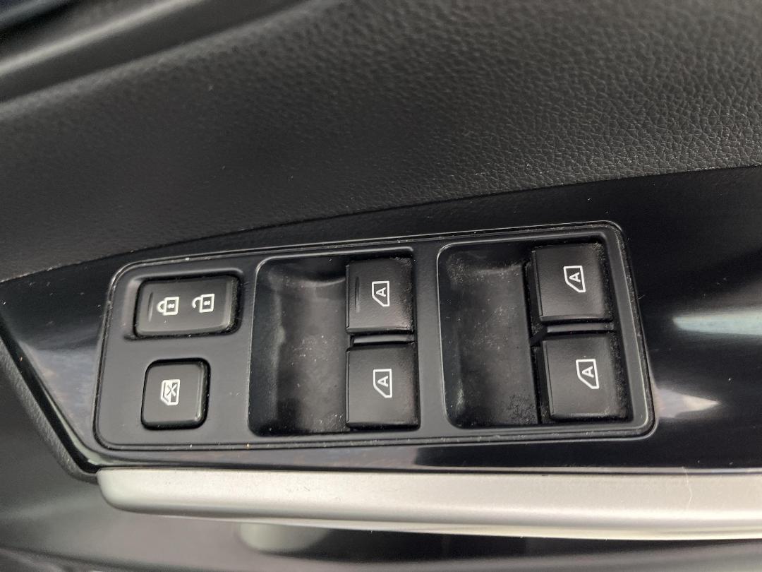 Photo '23' of Mitsubishi Pajero Sport