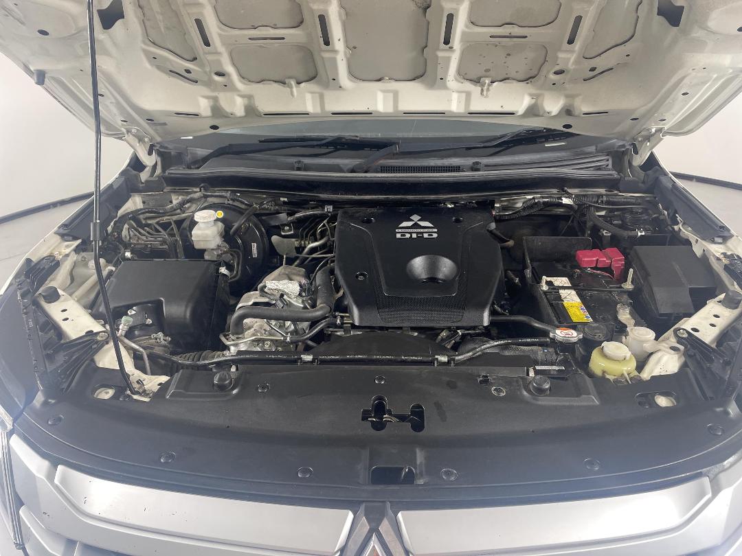 Photo '13' of Mitsubishi Triton