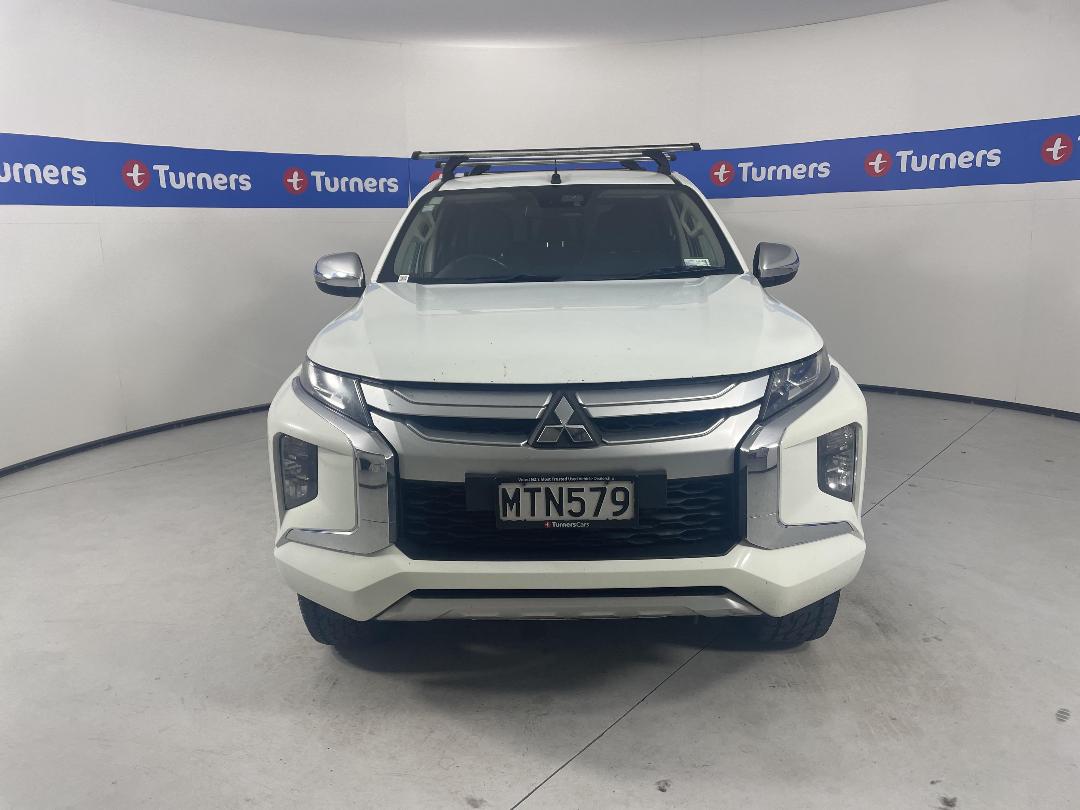 Photo '2' of Mitsubishi Triton