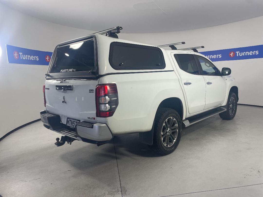 Photo '7' of Mitsubishi Triton