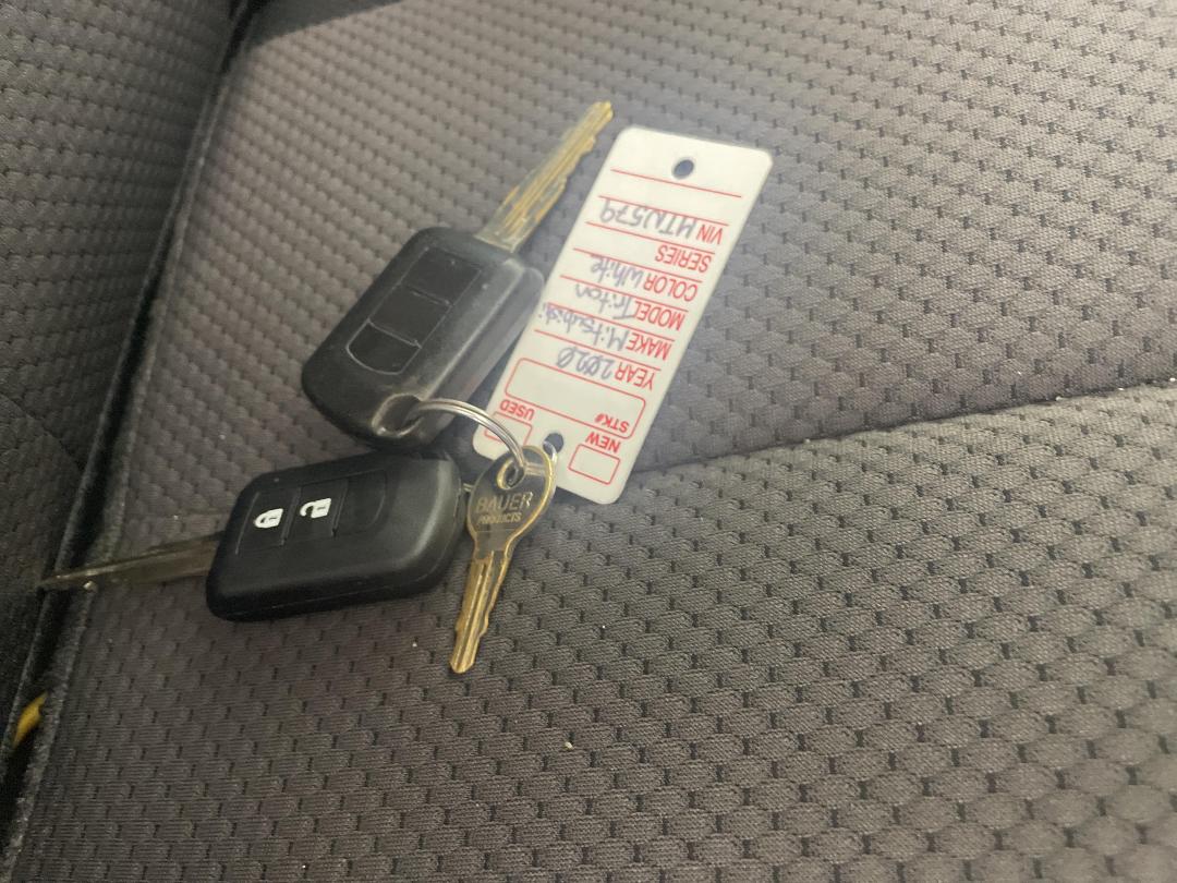 Photo '22' of Mitsubishi Triton