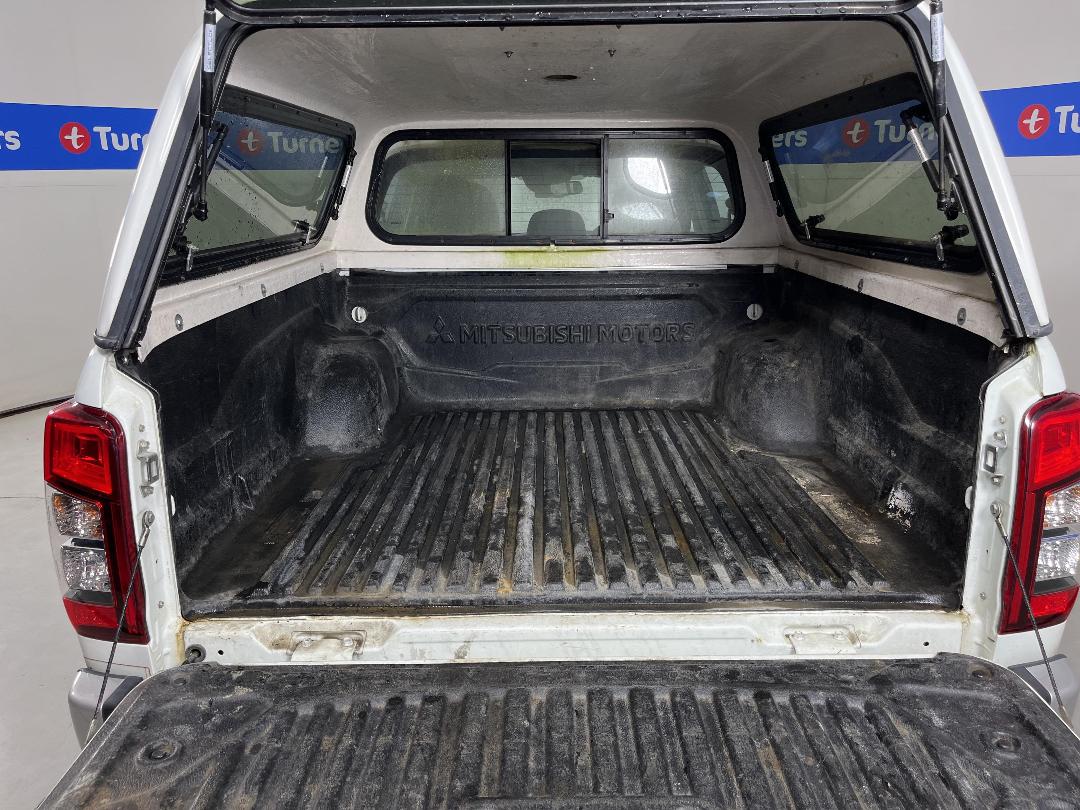 Photo '14' of Mitsubishi Triton Photo '14' of Mitsubishi Triton