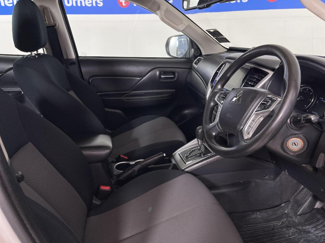 Photo '16' of Mitsubishi Triton Photo '16' of Mitsubishi Triton