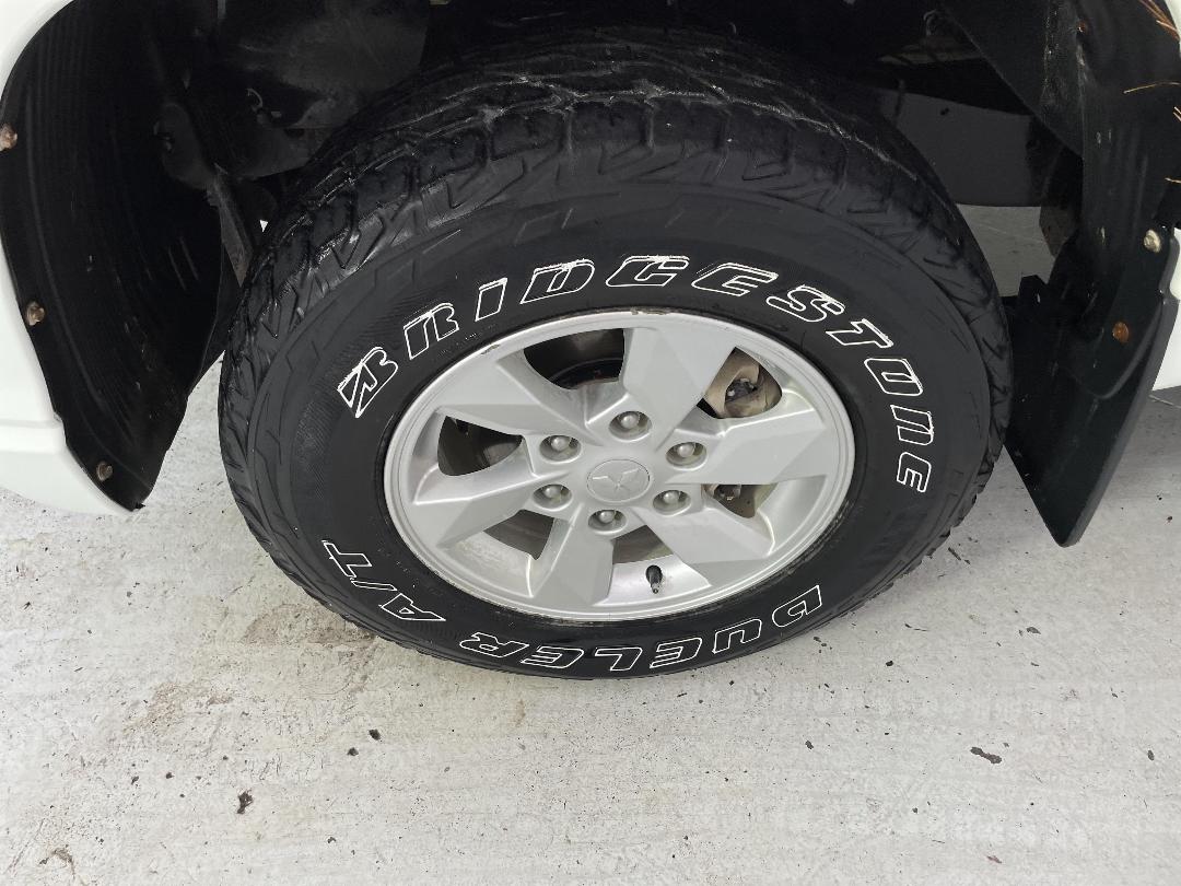 Photo '10' of Mitsubishi Triton