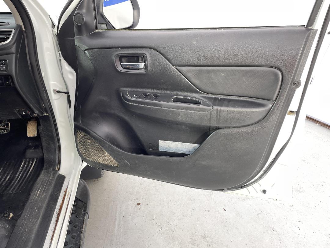 Photo '15' of Mitsubishi Triton